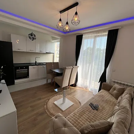Lux With A Park View Apartment